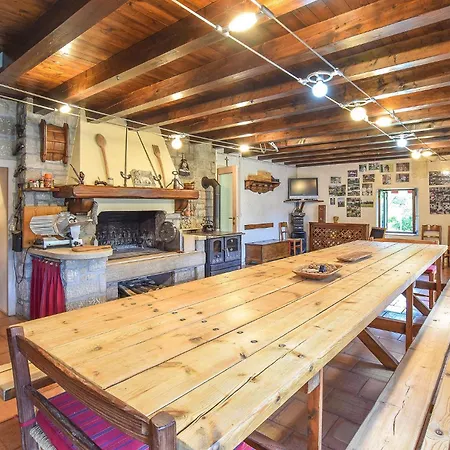 3 Bedroom In Borgo Valbelluna Casa vacanze *