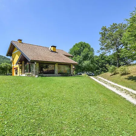 Vakantiehuis 3 Bedroom In Borgo Valbelluna