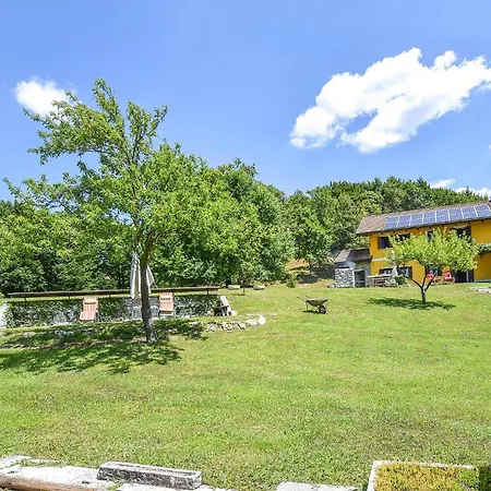 3 Bedroom In Borgo Valbelluna Vakantiehuis *
